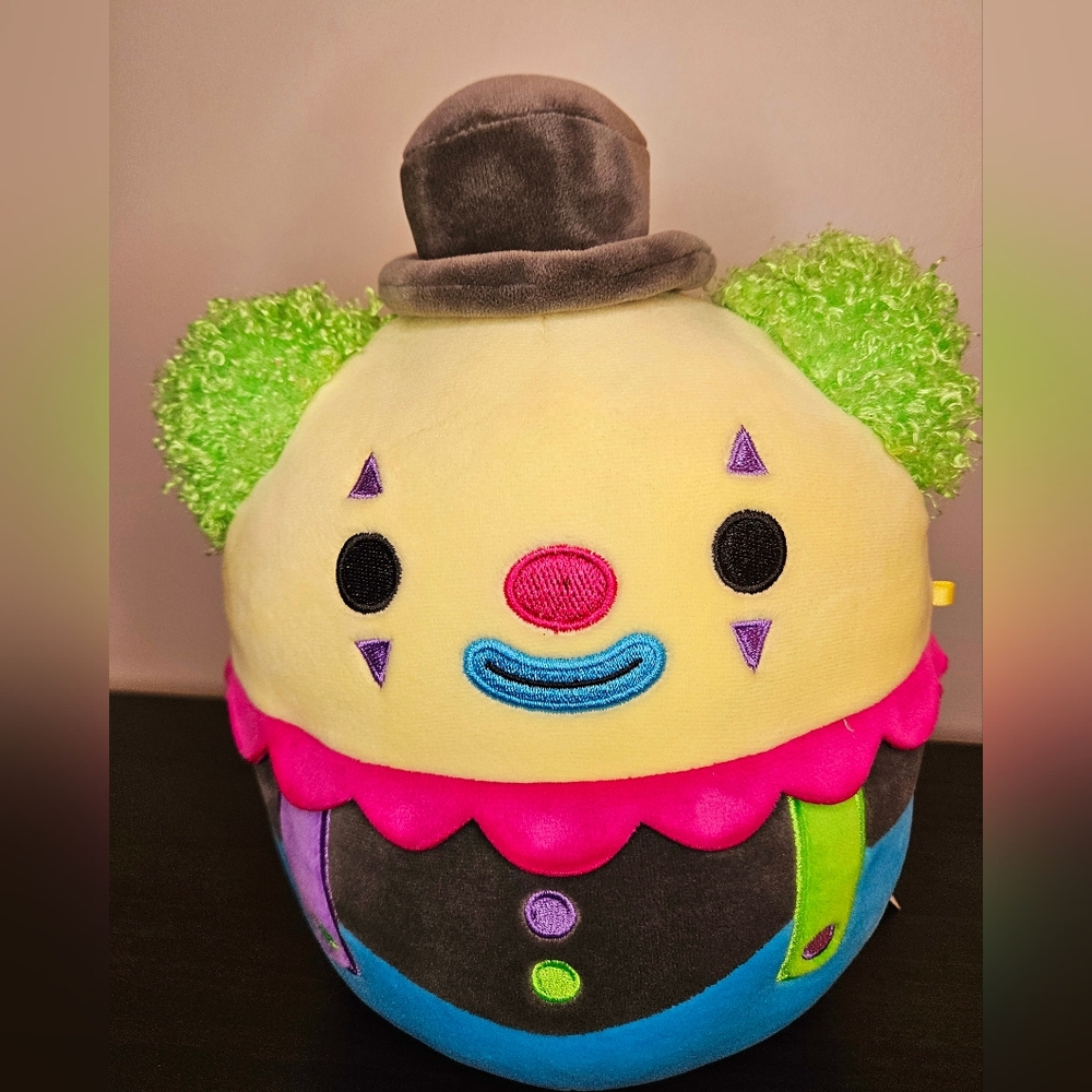 Squishmallows- Resul the Clown